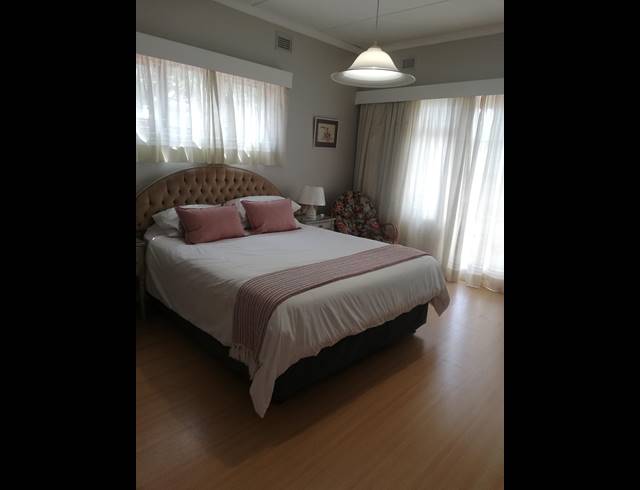 5 BEDROOM HOUSE FOR SALE IN UVONGO